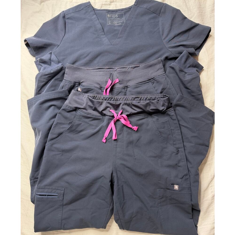 Figs Night Sky Scrub Top and Bottom Set Size Small PO 2314